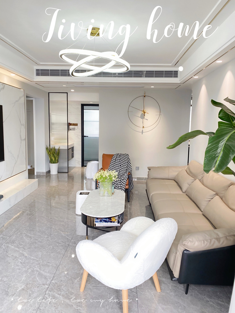 评论里很多薯宝一直问我家客厅双眼皮吊顶尺寸和射灯的选择问题,今天