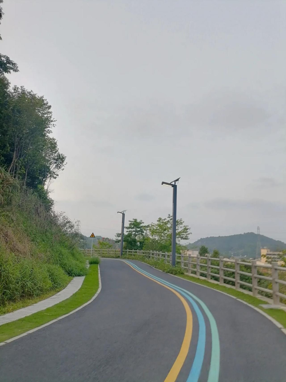 人怕走错路,心怕给错人,你掏心掏肺的对一个人好,要么得到一生的知己