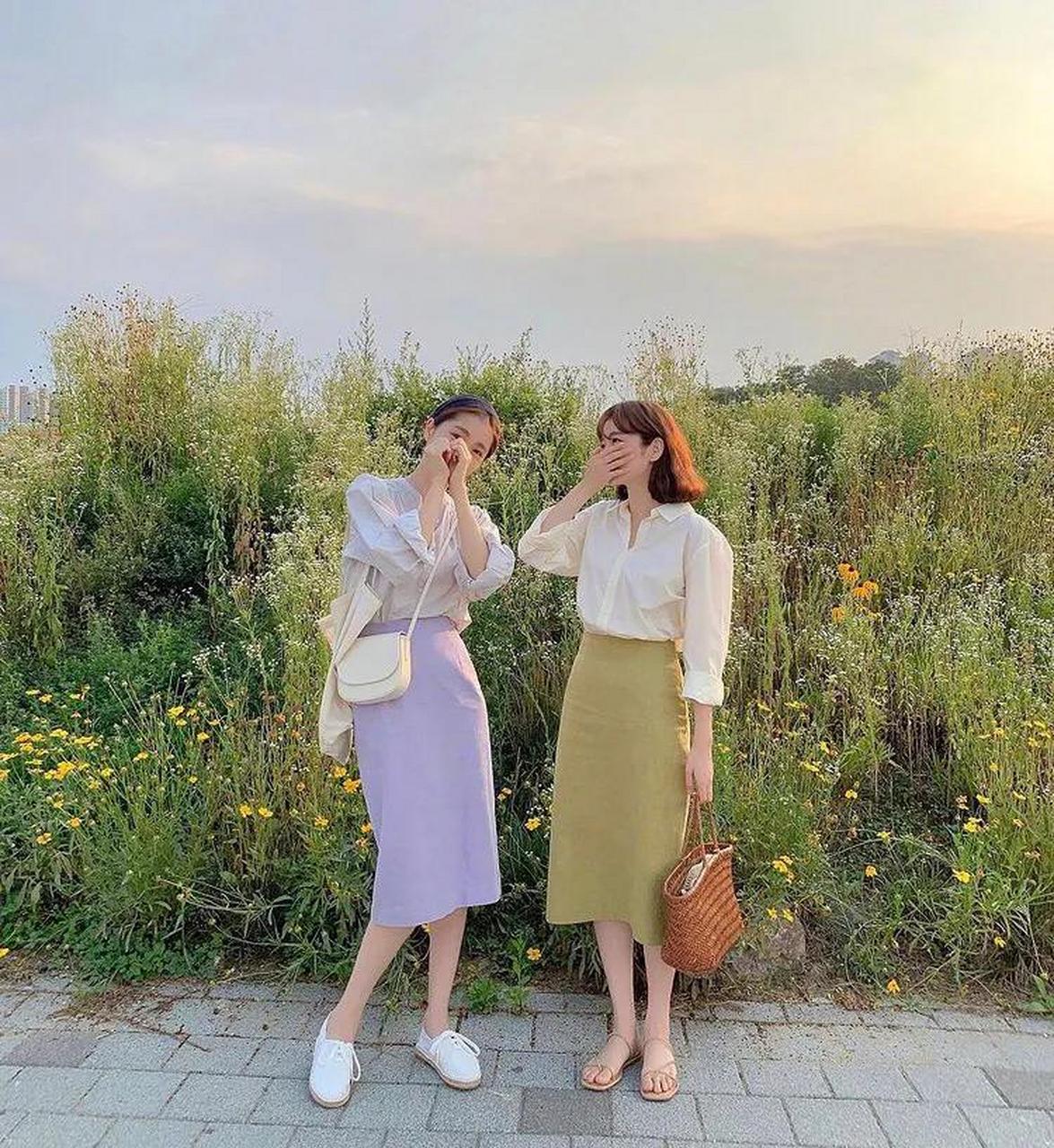 ins style|清新的春日闺蜜出游穿搭 色彩搭配的太了