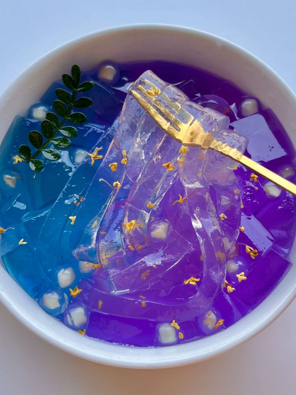 浓郁的蜜桃冰粉搭配星空冰粉! 晶莹q弹,冰冰凉凉,夏日必备!