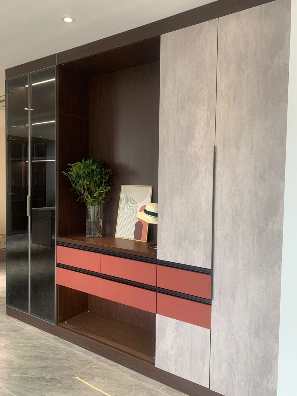 坐标深圳,索菲亚康纯板衣柜,含五金1700一平,45平报价8万多,衣柜哥你