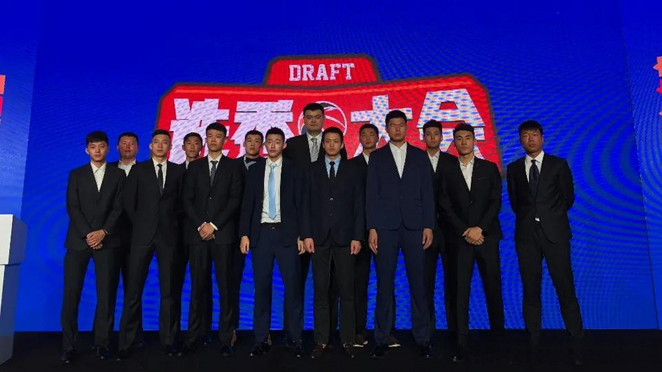 cba选秀大会显然只是为弱队准备的,随着今年的选秀大会落下帷幕,选秀