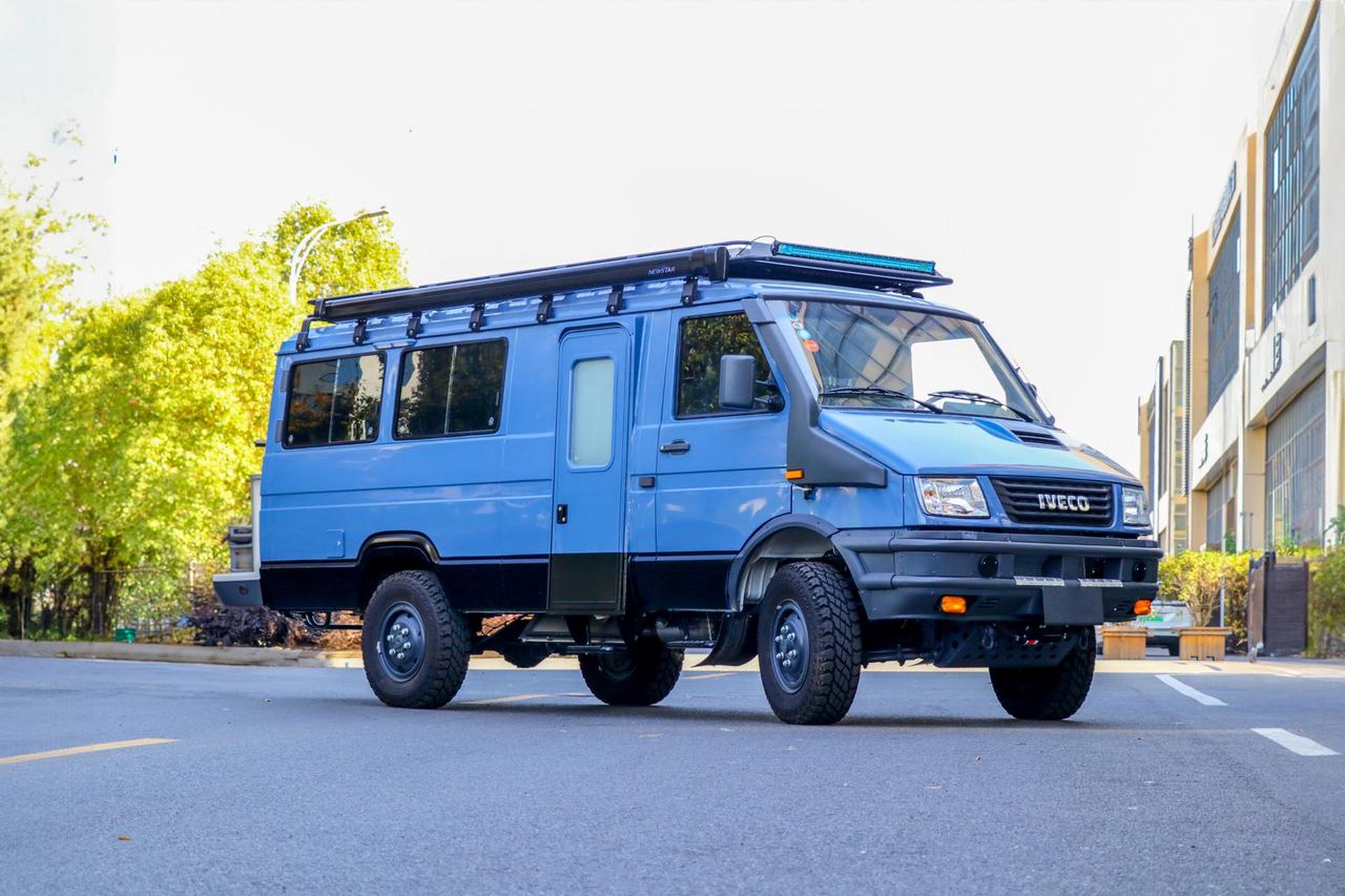 品牌和型号:iveco 依维柯 2045 4x4 类型:越野宿营车 车身风格:该车