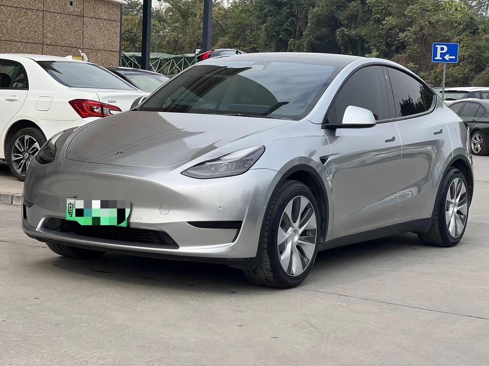 特斯拉model y2022款图片