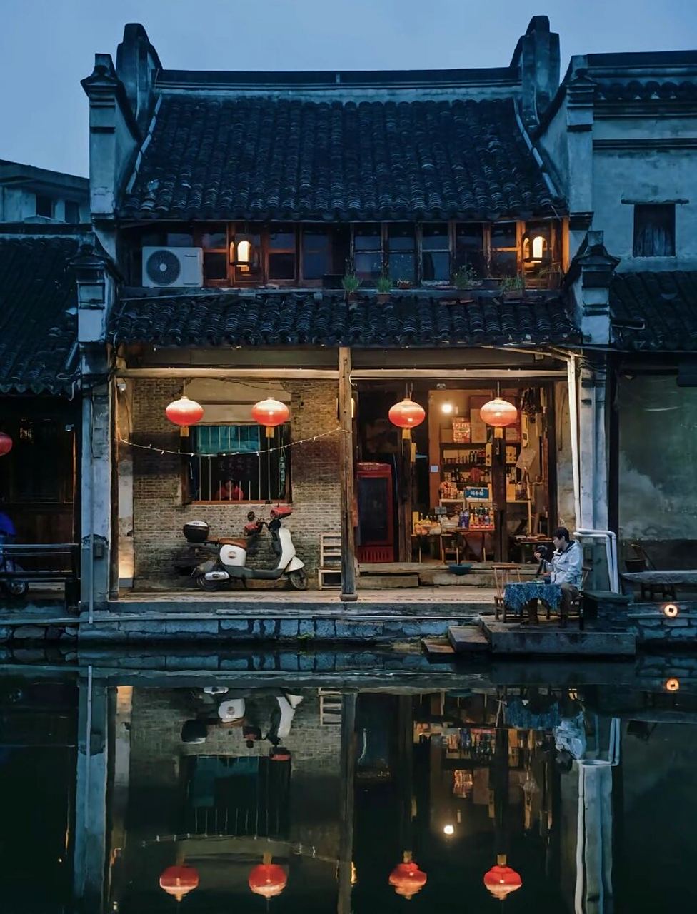 《碟中谍3》 中阿汤哥飞奔于廊棚中的场景令很多影迷都历历在目.