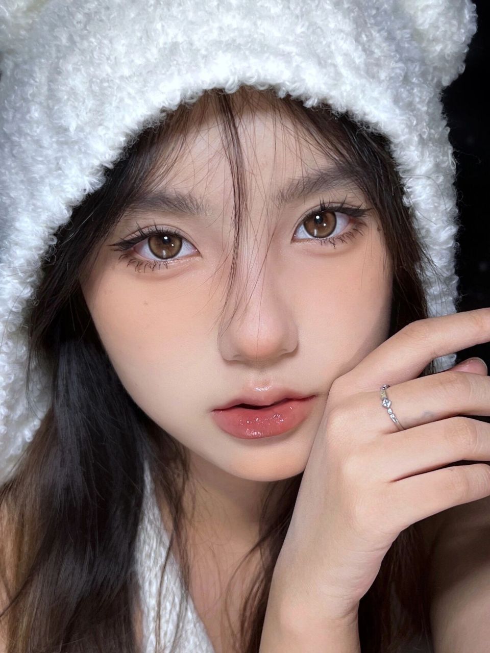 顺便给大家看看来朋友家做客的高冷小猫 #妆容分享# #猫系妆容