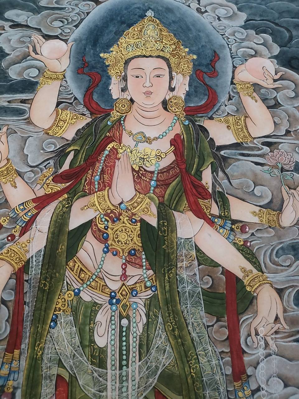 千手观音完工 明天送去装裱卷轴,尺寸整张四尺工笔,花费时间没数,喜欢