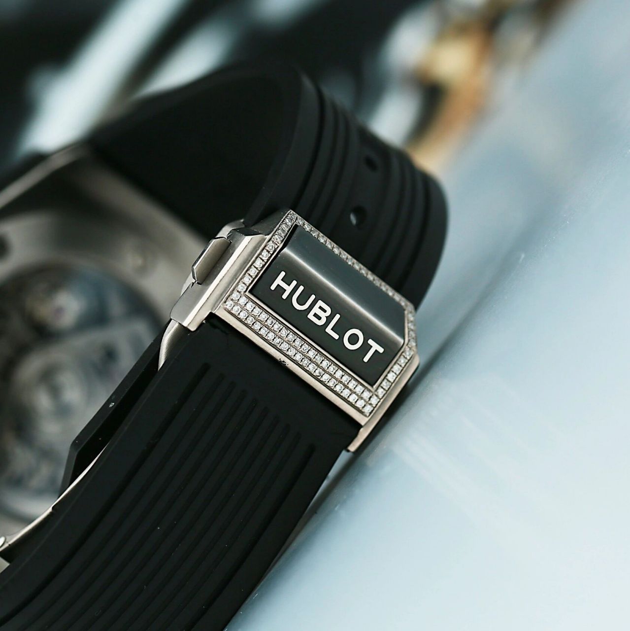 rx后钻 宇舶bigbang系列411.nx.1170.