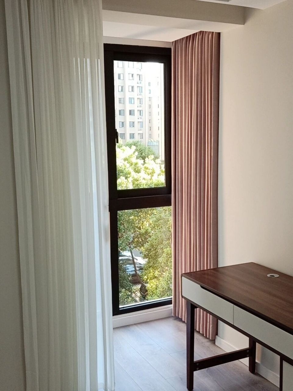 欧派家居集团-欧派软装窗帘   白色墙面配什么窗帘好看?