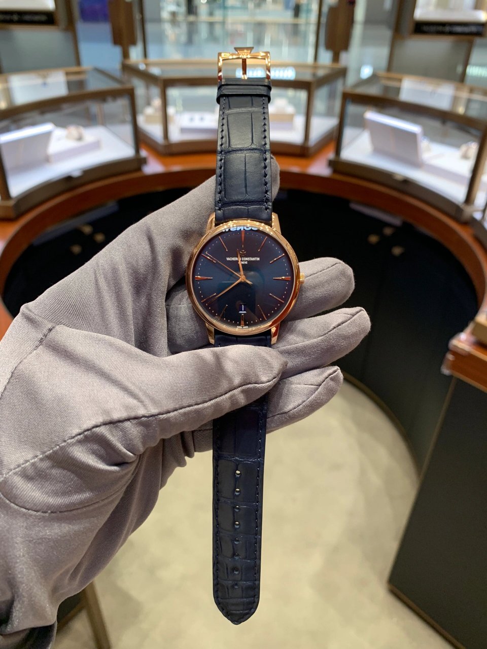 江诗丹顿|传承85180蓝盘 型号:85180/000r-b515 表径:40mm 表壳与表扣