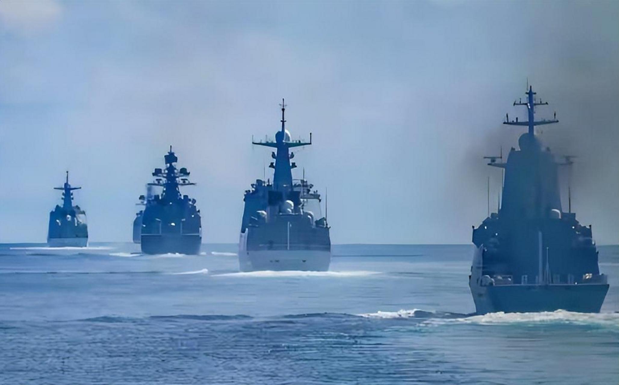 【中俄海军开启联合巡航,是绕日本岛,过白令海峡,或是逼近美国