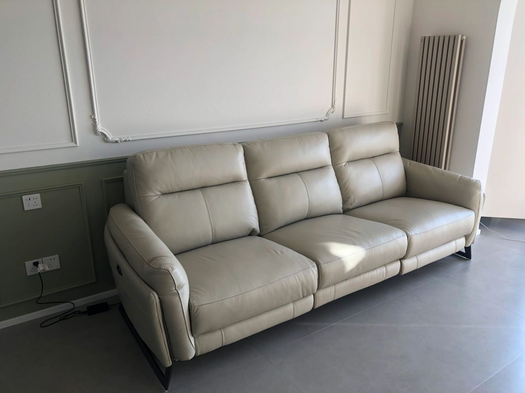 纠结颜色到头秃的htl沙发送货啦! 今天一早沙发就送货啦!