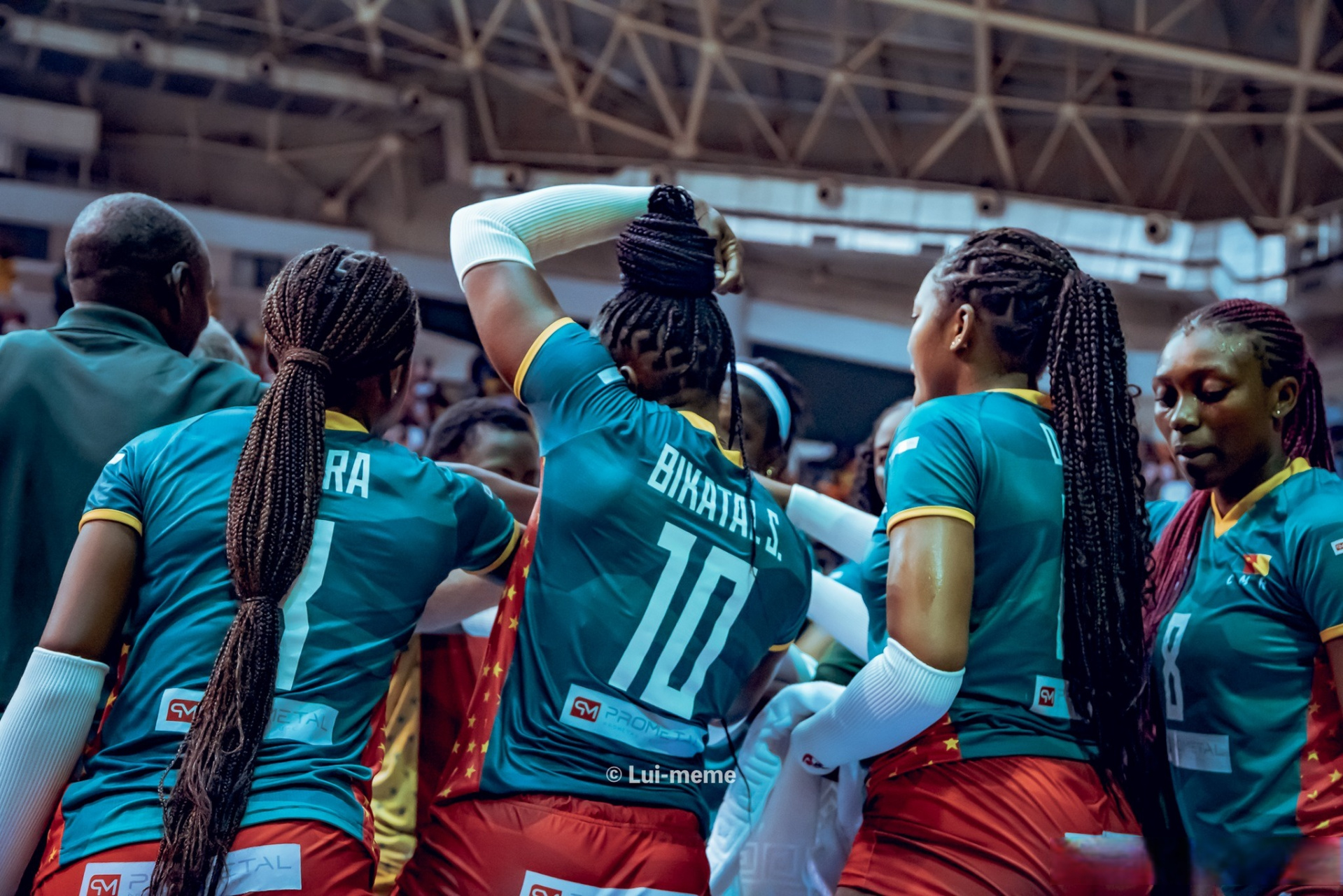 国际排坛动态# 非洲女排锦标赛结束了全部小组赛争夺,由于小组赛负于