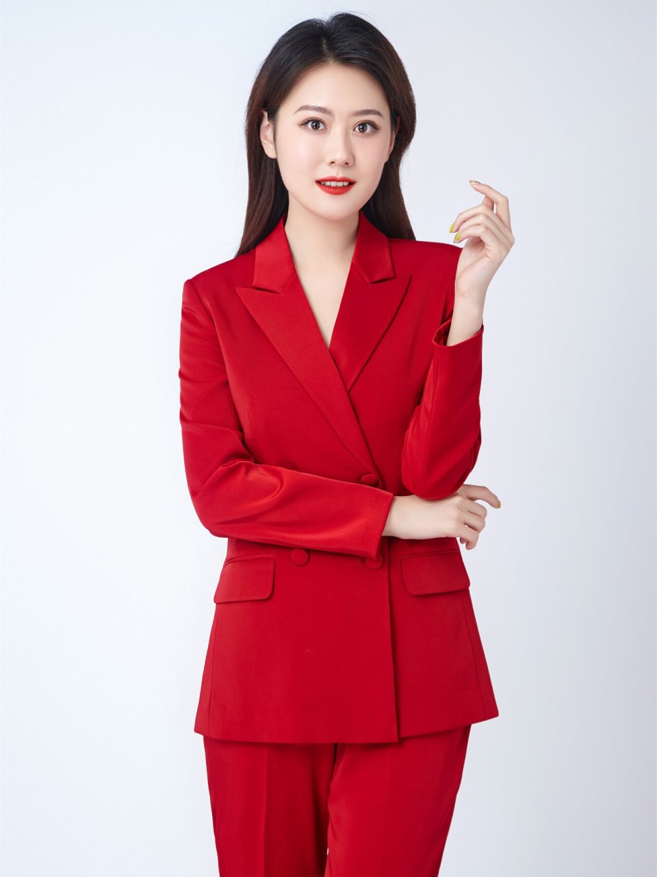 形象照|主持人西装照 作为一个职业主持人 定期要更新主持资料 好的