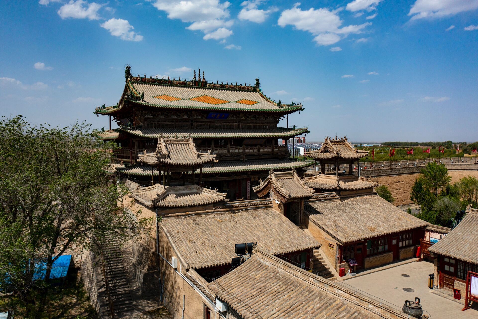 古建筑|河北蔚县玉皇阁(明) 蔚县玉皇阁又称靖边楼,建在蔚县古城墙上