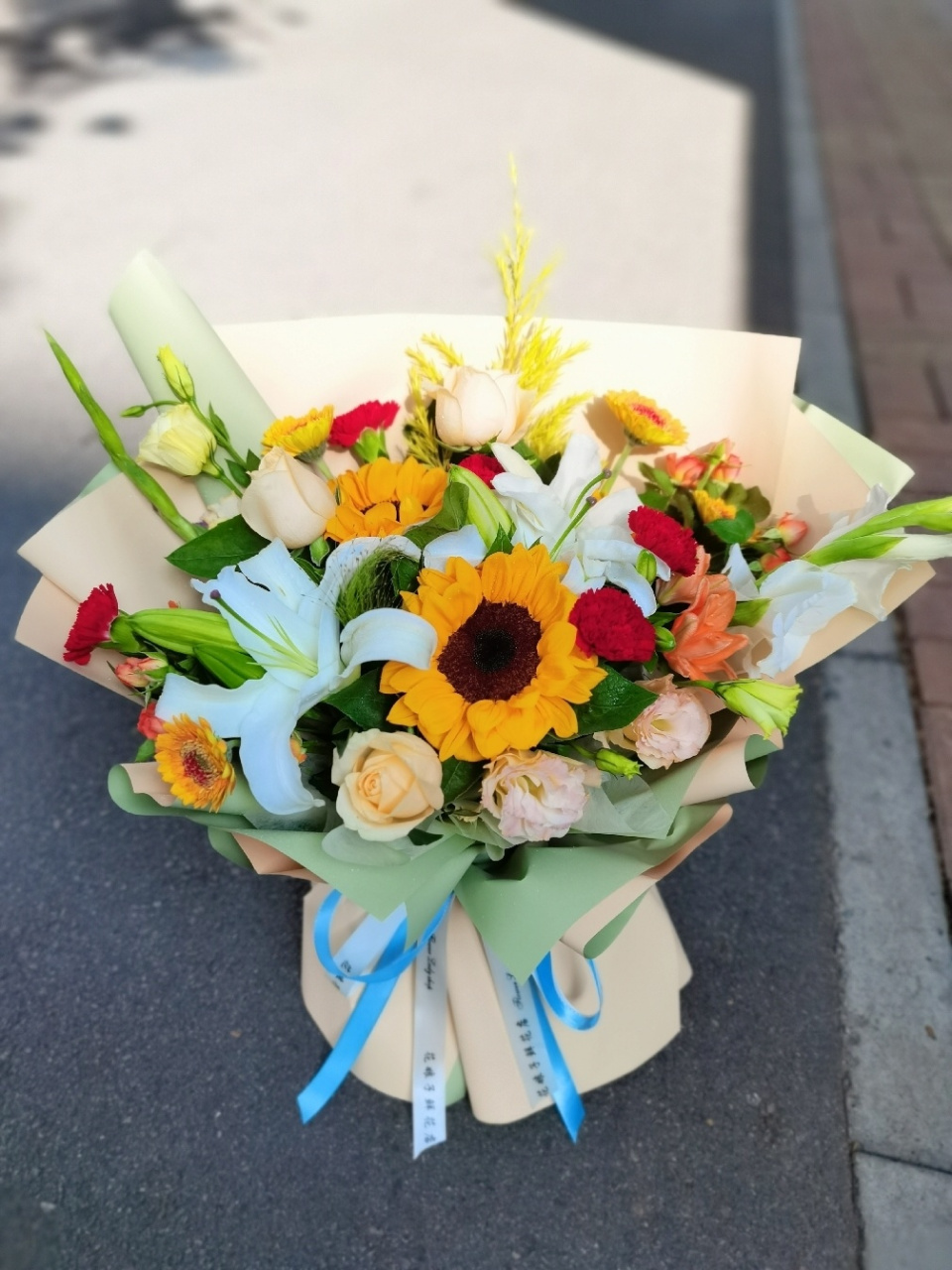 生病探望慰问花束男士花束 生病时是我们最脆弱的时候,还好身边有可以