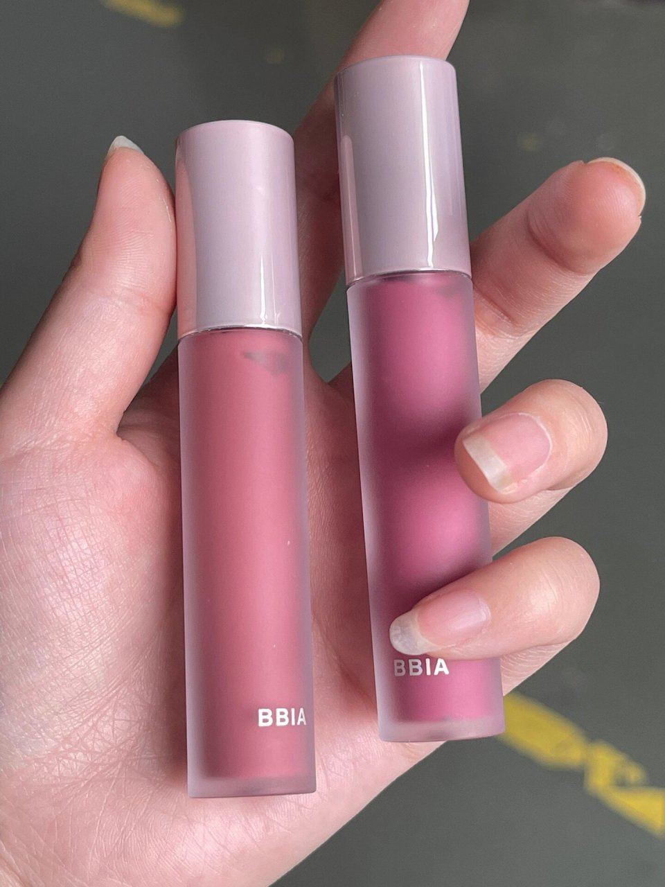 bbia天鹅绒唇釉到了 bbia天鹅绒唇釉 冷感雾面唇釉 包装是那种绒面的