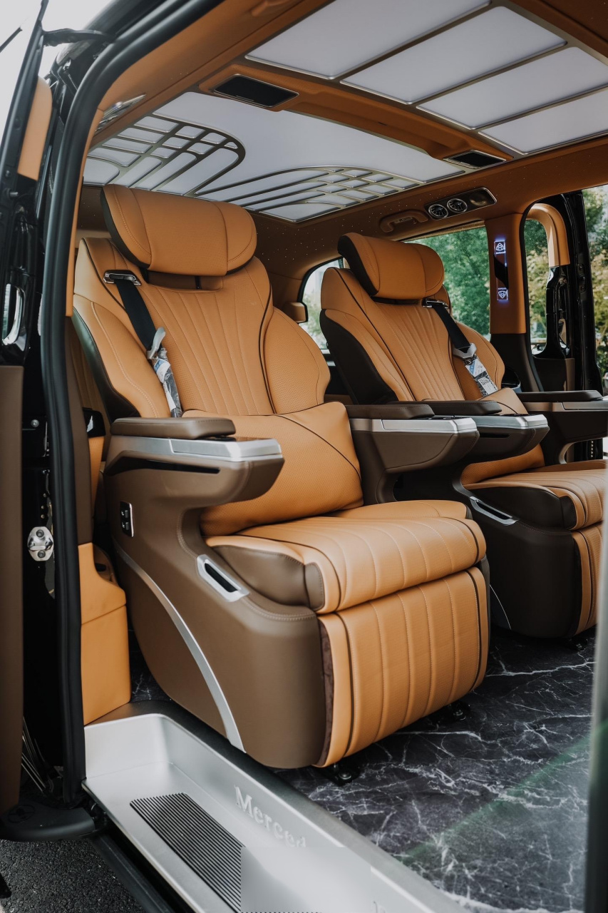 奔驰威霆安装案例.棕色内饰全新出炉商务车改装 奔驰v260威霆改装