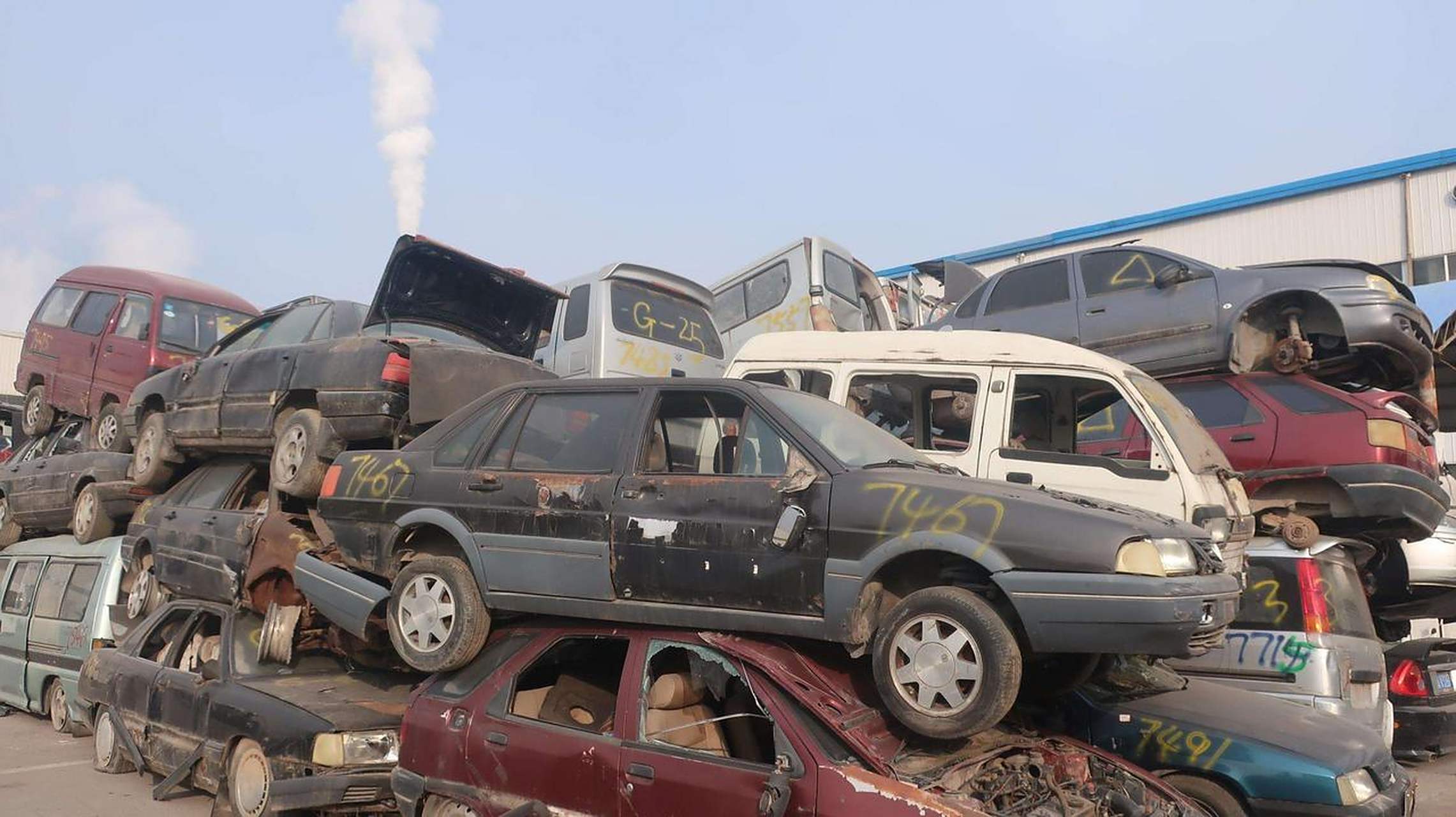 我国现在已经取消了家乘汽车的强制报废年限,一般来言,正常行驶里程