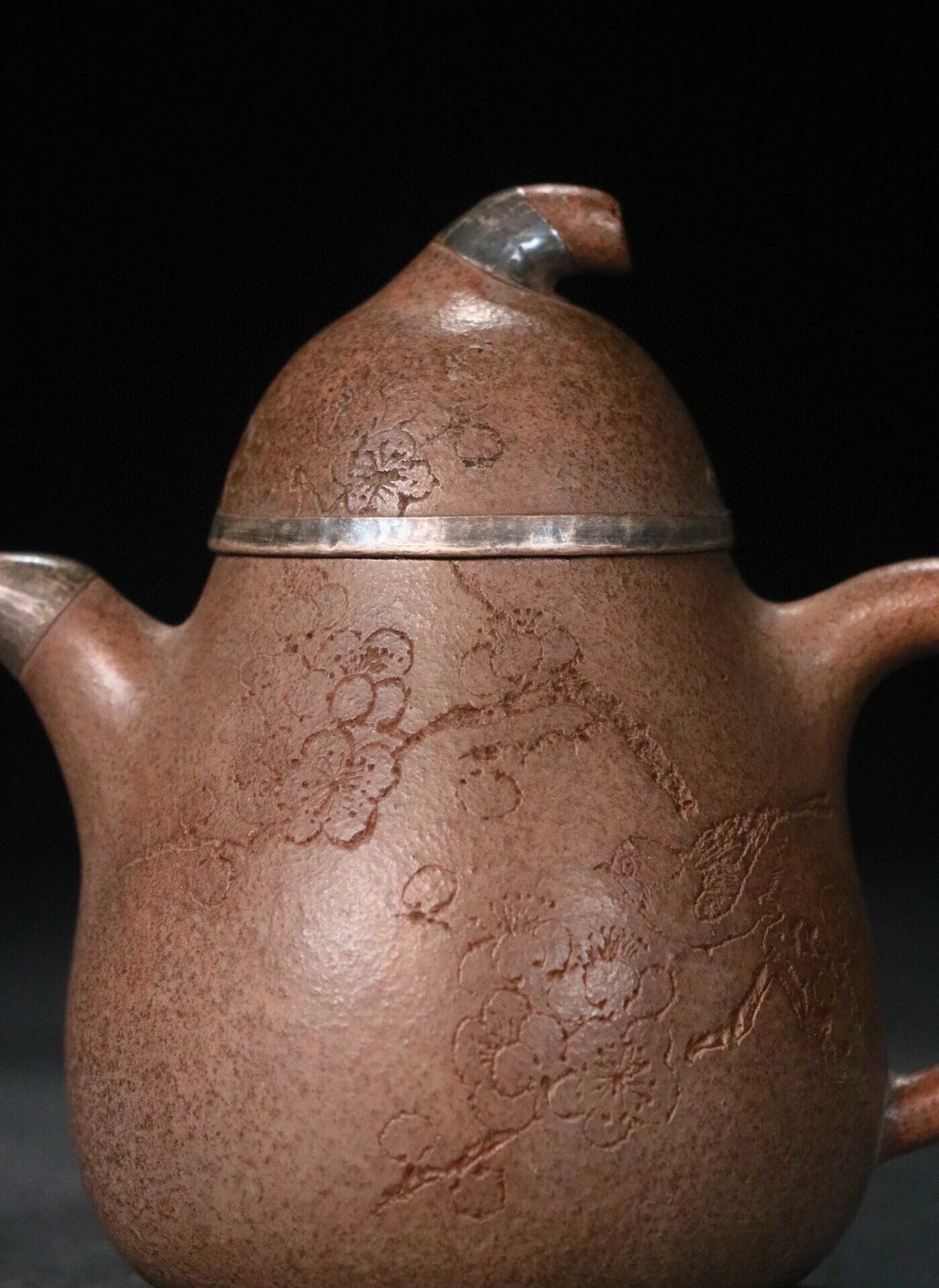 【刻梅包银瓜菱壶】【二泉】紫砂壶 【刻梅包银瓜菱壶】【二泉】