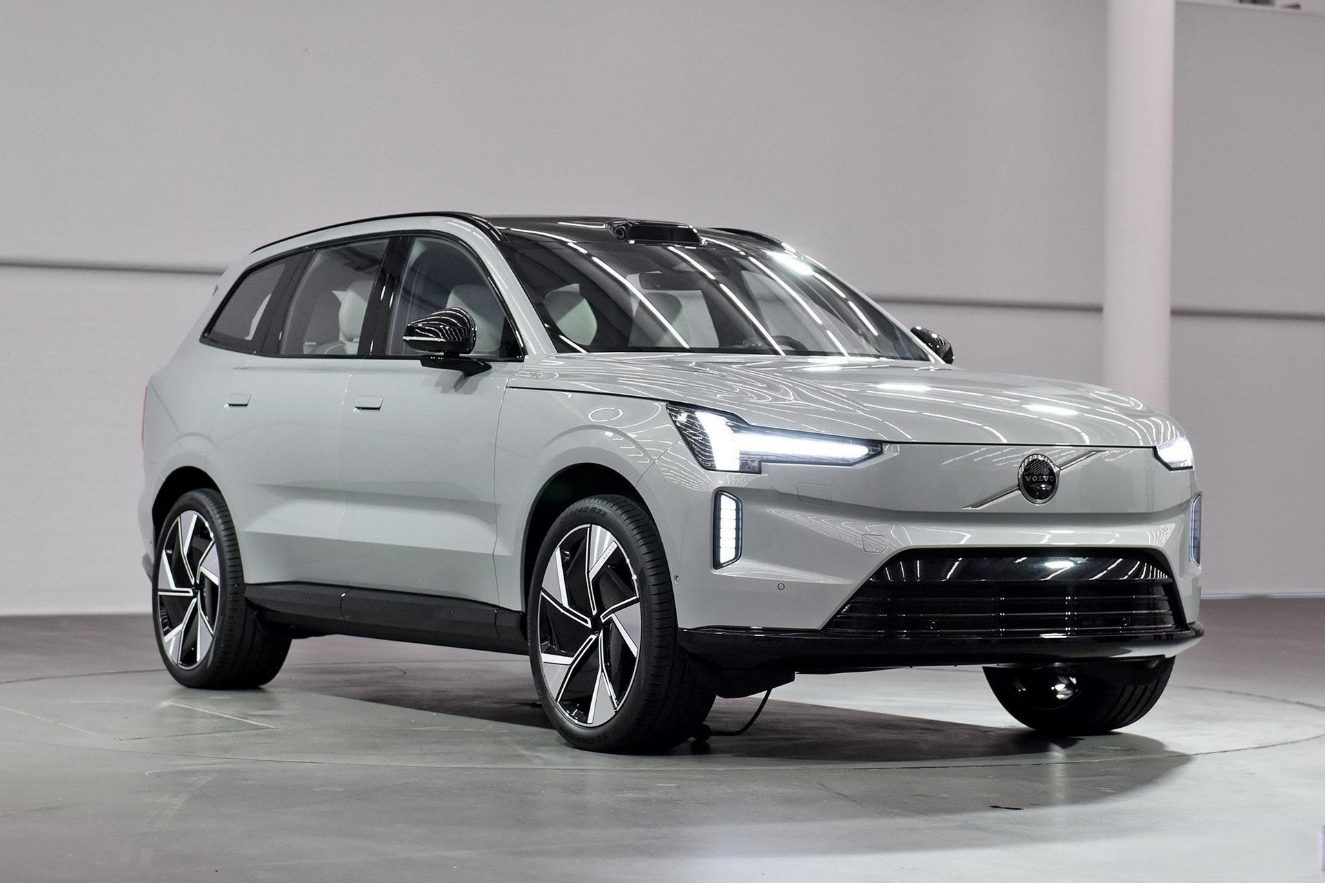 沃尔沃全新旗舰纯电suv ex90重新诠释什么叫真安全】近日,沃尔沃汽车