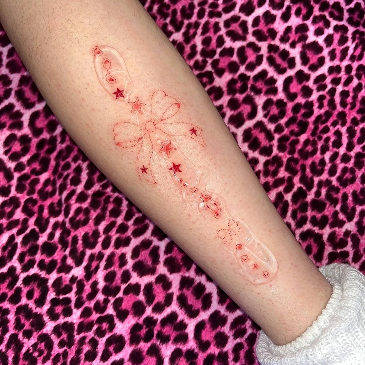 tattoo | 蝴蝶结纹身 . 小腿上帮尼施了一个蝴蝶结魔法0296 	 .