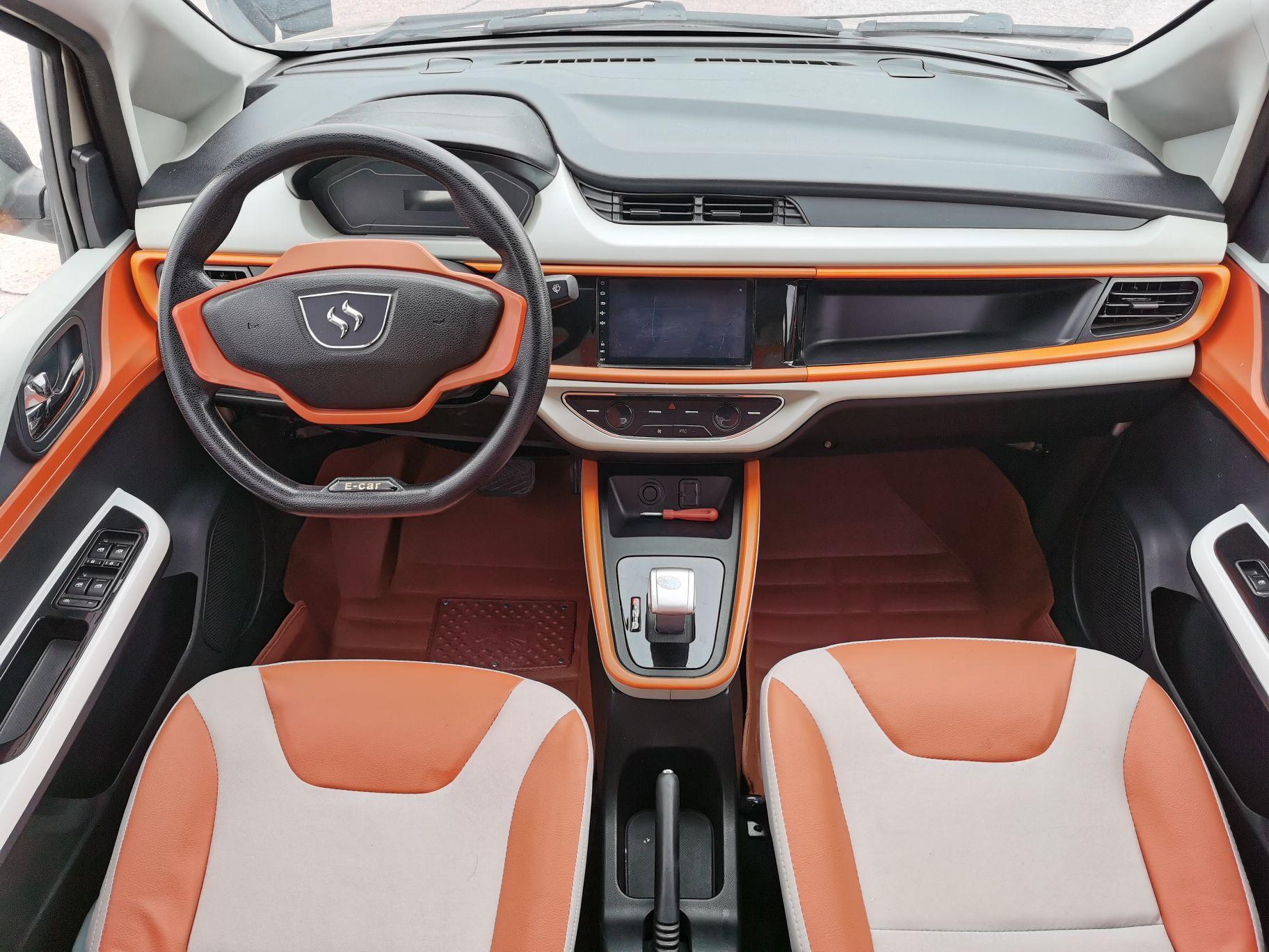 新款易咖x6,套色内饰,六块100安的大电池,车子嘎嘎嘎新!价格便宜