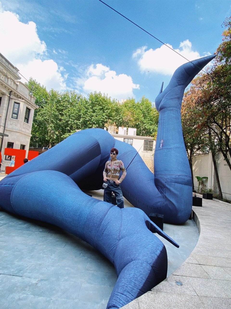 啊快跑6015 被diesel巨人的高跟鞋踩了一脚90 04diesel秀场