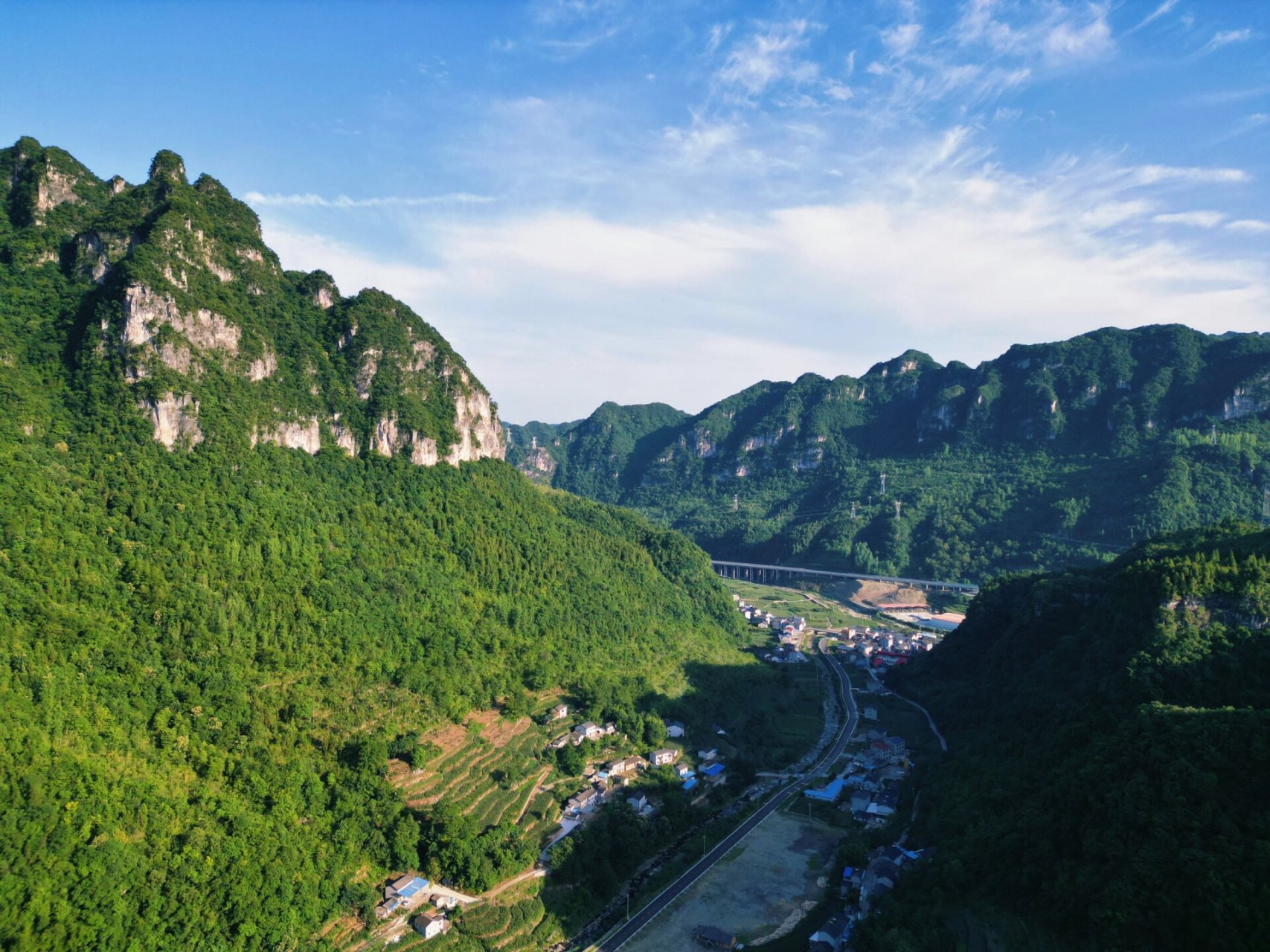 三峡神门景区 山高自有风景在 山不见我 我自去见山 三峡神门景区