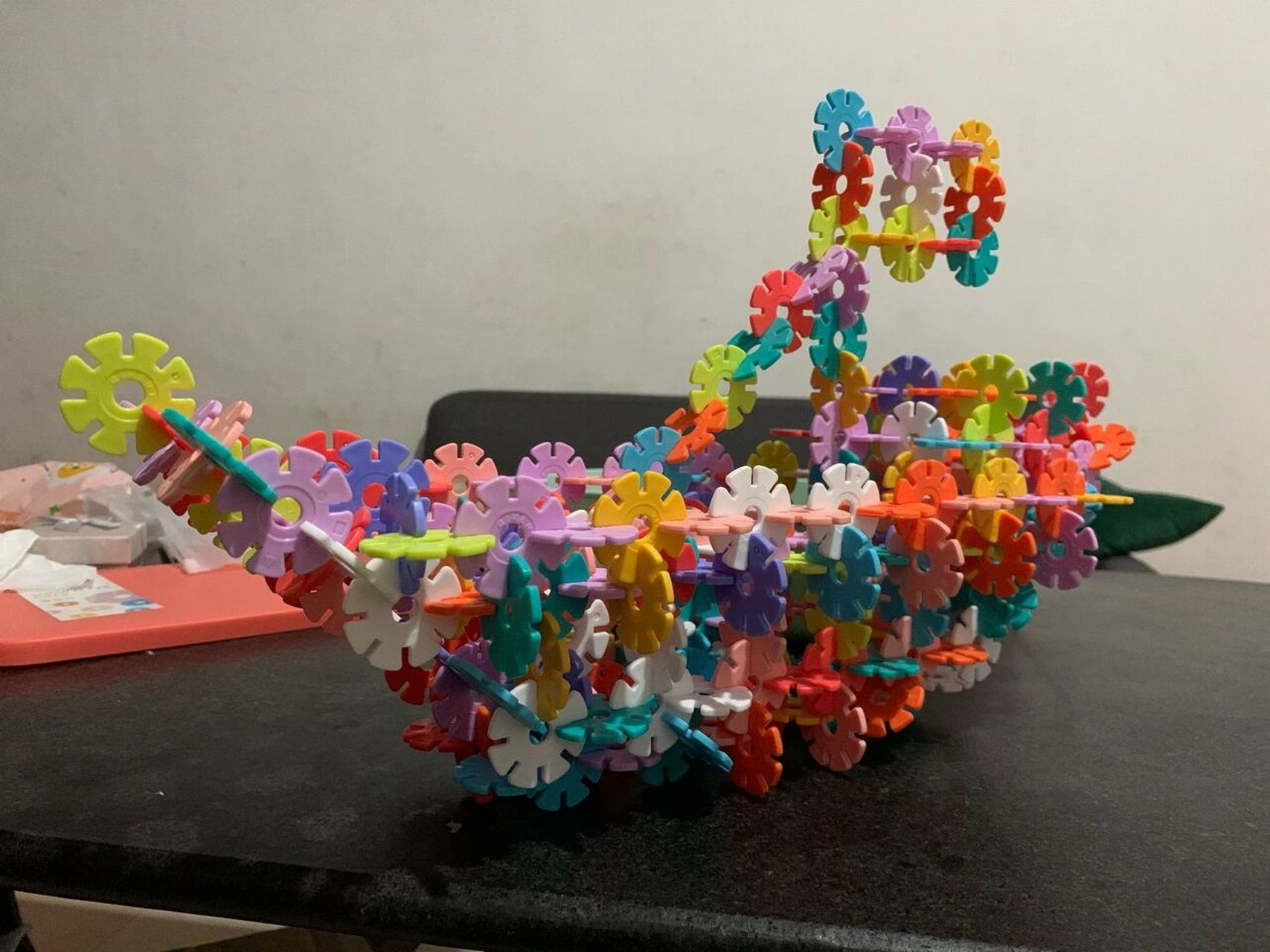 雪花片拼插搭建多样拼法——船08 今天的作品出自弟弟和爸爸的手