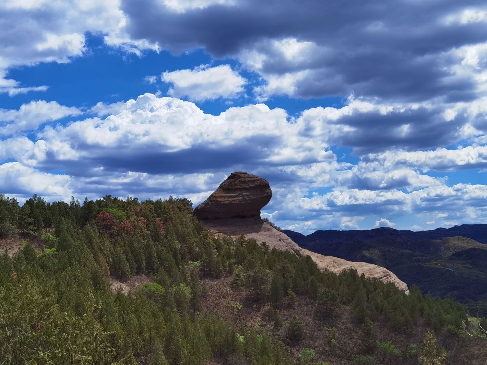 棒槌山 环穿 7月8日,河北承德棒槌山环穿,沿野路穿越景区再从野路环穿
