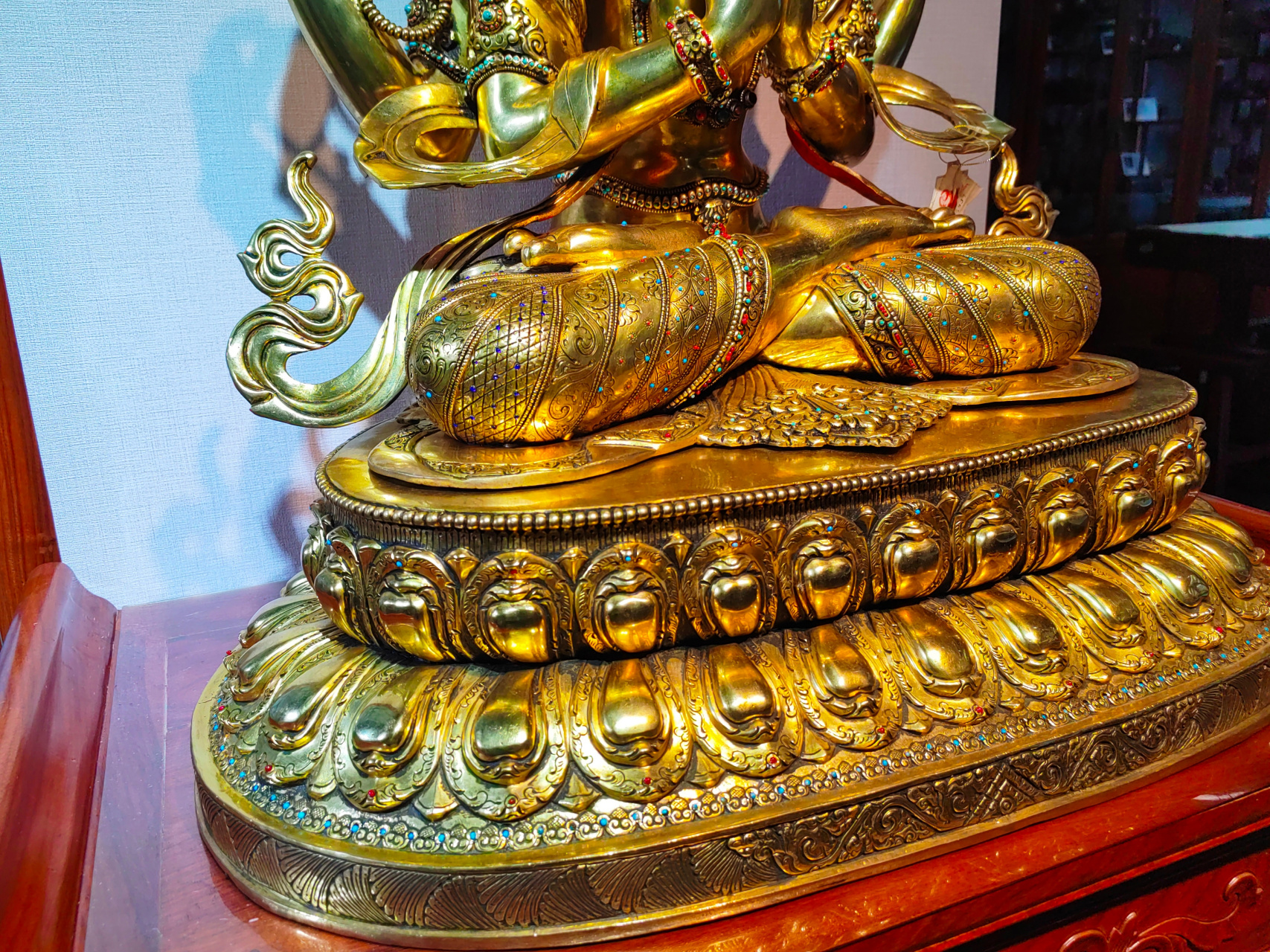 [鲜花]四臂观音  [微风]雪域西藏的守护神 [赞] 尼泊尔手工造像 [太