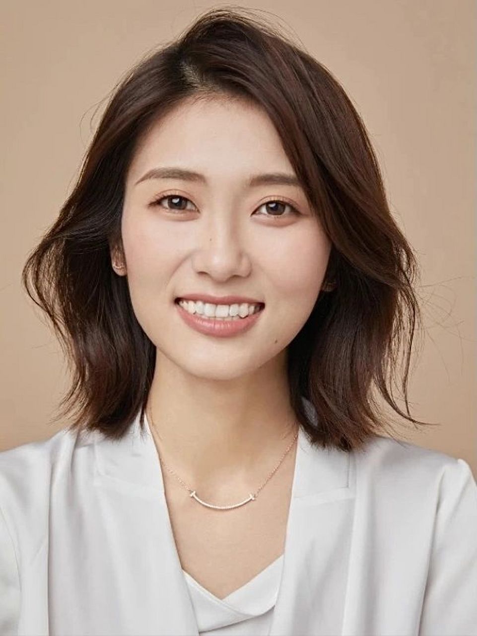 如果不知道送身边的老师什么礼物78 相信一张会说话的形象照是个很