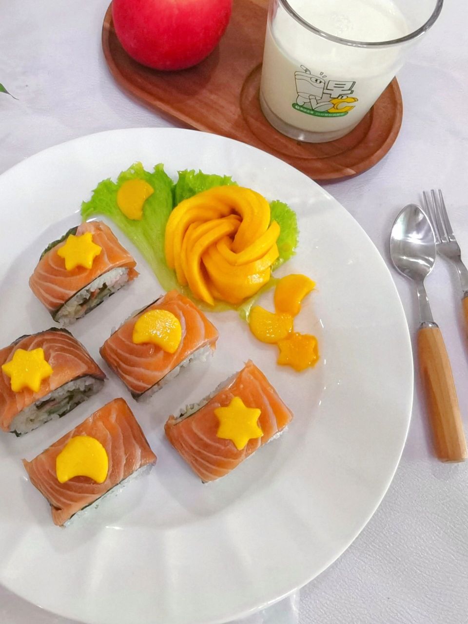 一人食吃什么# 91这道芒果三文鱼寿司不仅美味,特别适合夏天和立秋