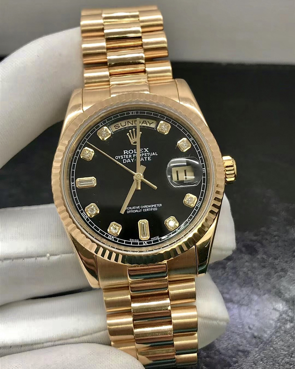 劳力士星期日历型系列118238 18k黄金材质 黑盘大包钻 老扣内圈无内影