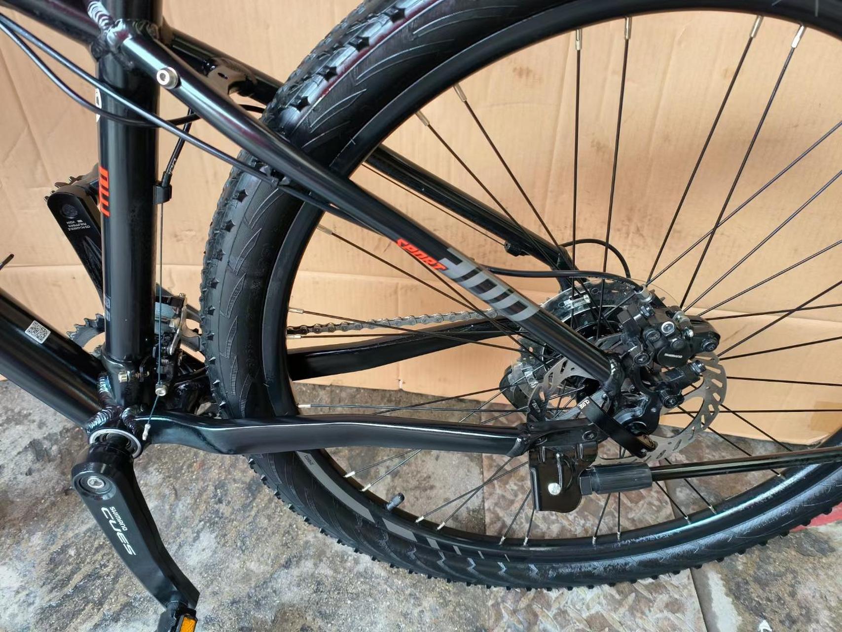 24款美利达公爵300,双油碟18速,前叉带线空锁死,车架15寸,成色几乎