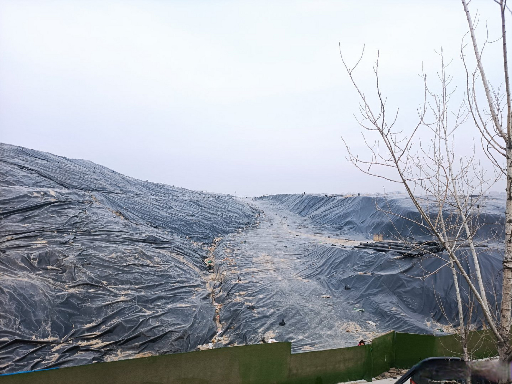 【郑州侯寨垃圾填埋场已封场】 12月31日,顶端新闻探访郑州市侯寨垃圾