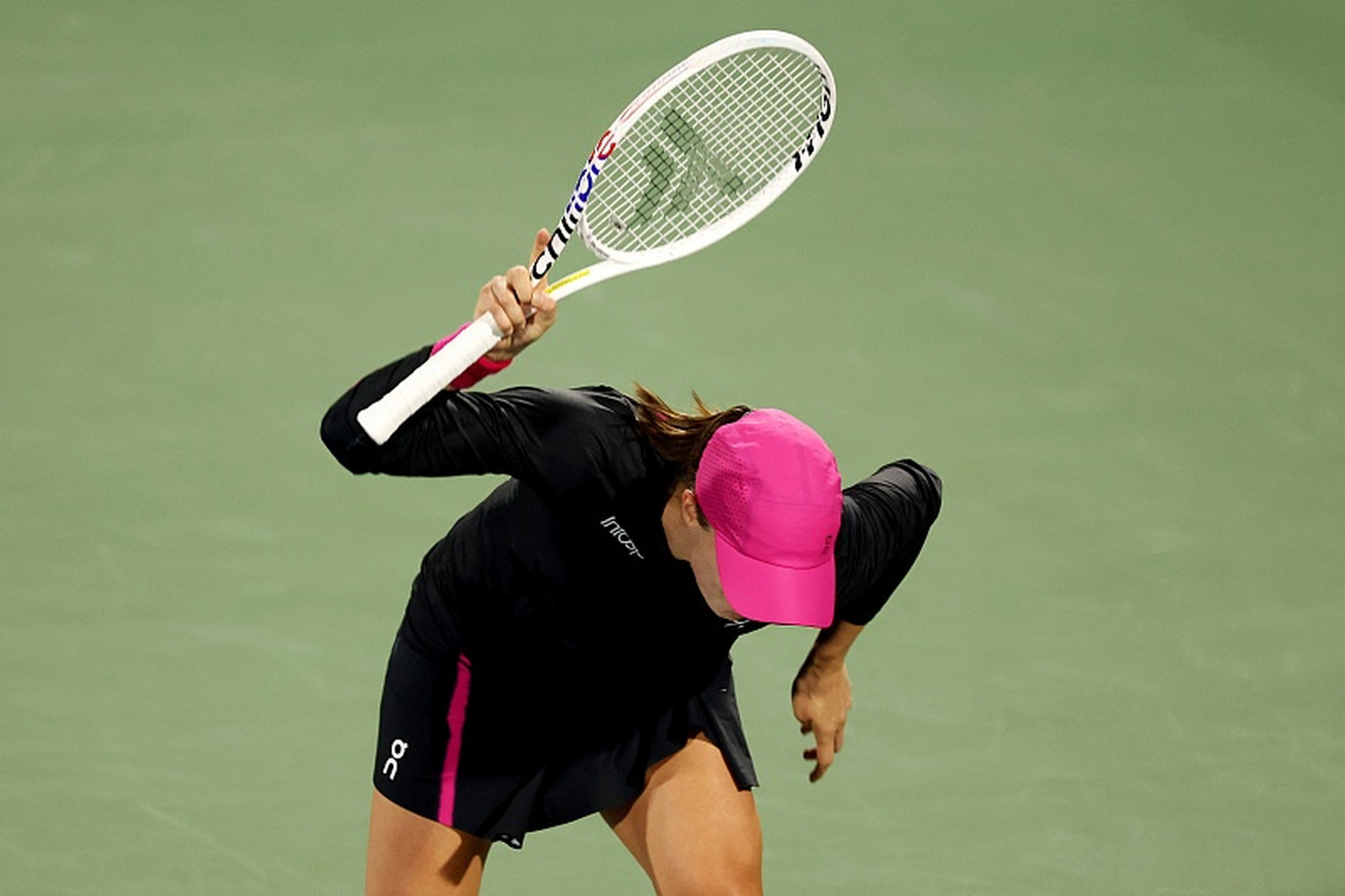 卡林斯卡娅逼世界第一摔球拍#   北京时间2月24日凌晨,wta1000级别赛