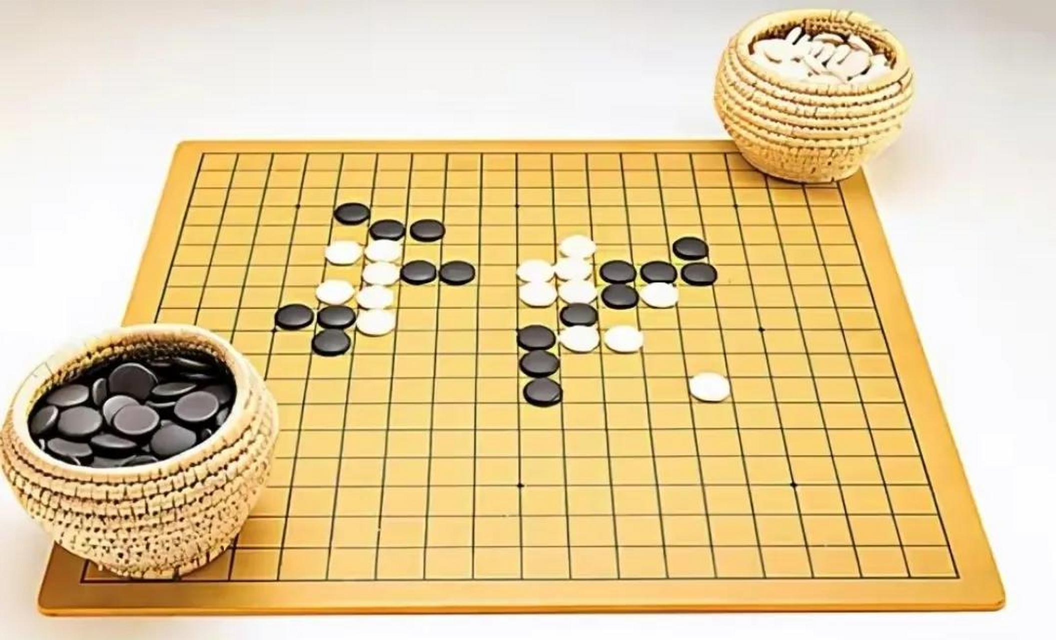 围棋和象棋的战略思维以及思想深度对比 棋类有很多相通之处,围棋和