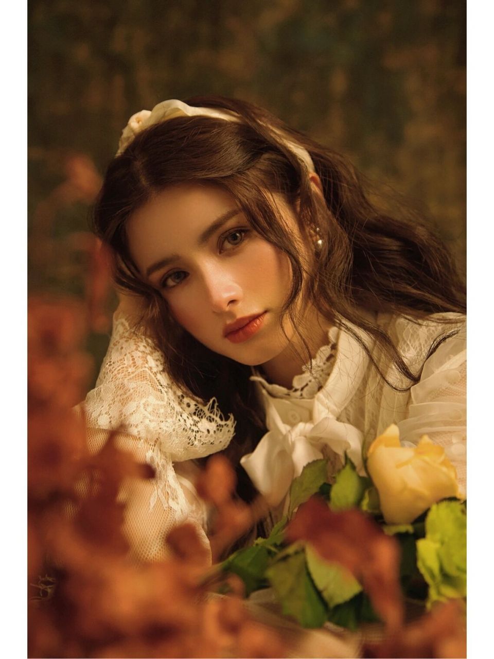 中俄混血美女 复古法式穿搭真的很合适她 	 完全get了她的美 周末也要