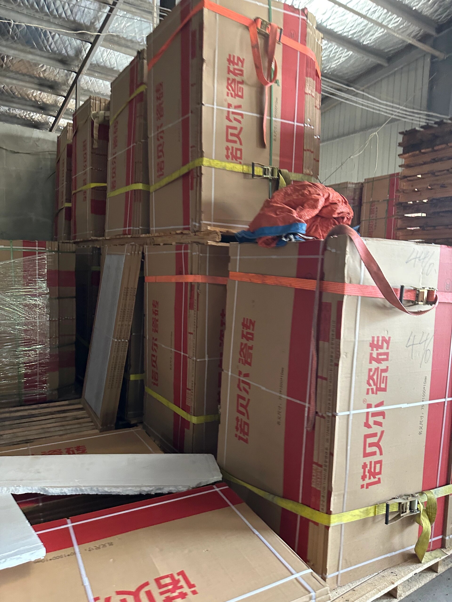 诺贝尔瓷砖大量到货! 仓库大量到货,有需要的可以联系我!