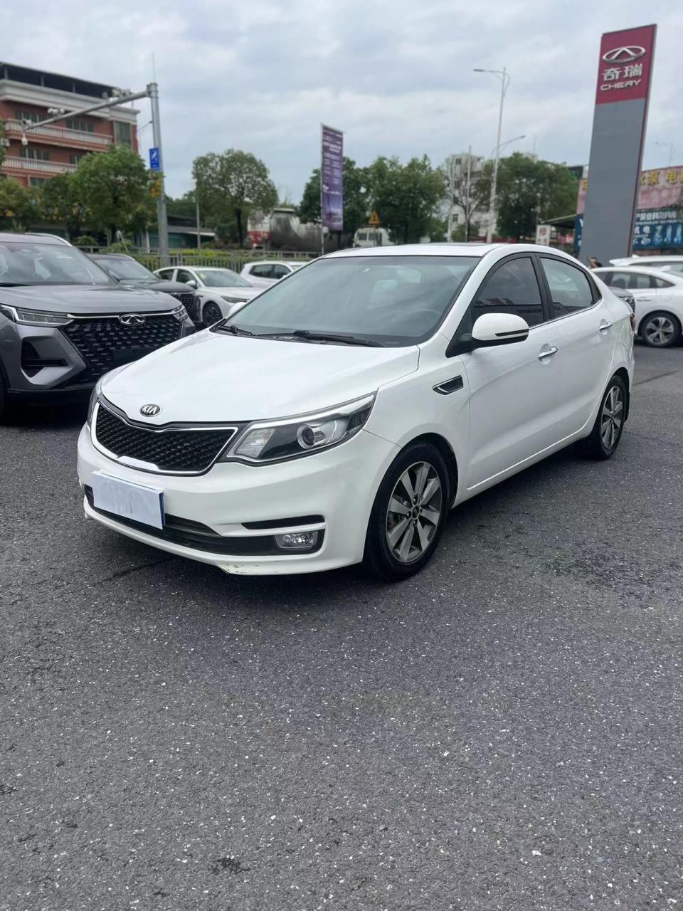 16年起亚k2三厢1.6l at.premium(高级版)