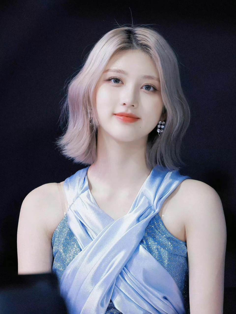 【答案】金秋天 来自221126  mma #美女# #ive# #金秋天