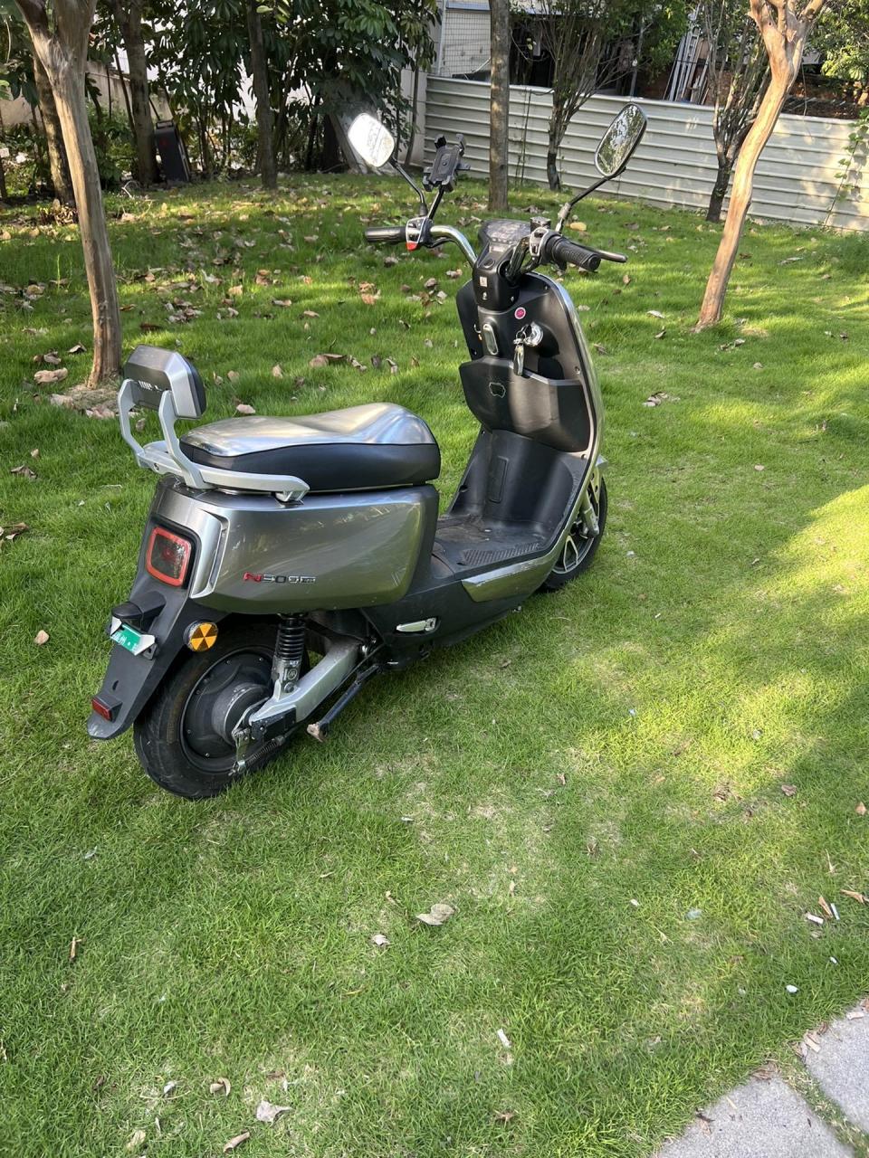 爱玛品牌 n300 极品电车 全新石墨烯黑金 车况性能高质量