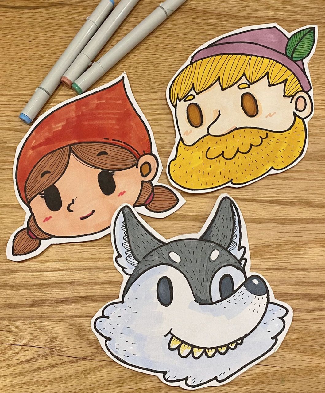 手工:童话剧《小红帽》头套 儿童小话剧头套,厚卡纸画好,再固定头上