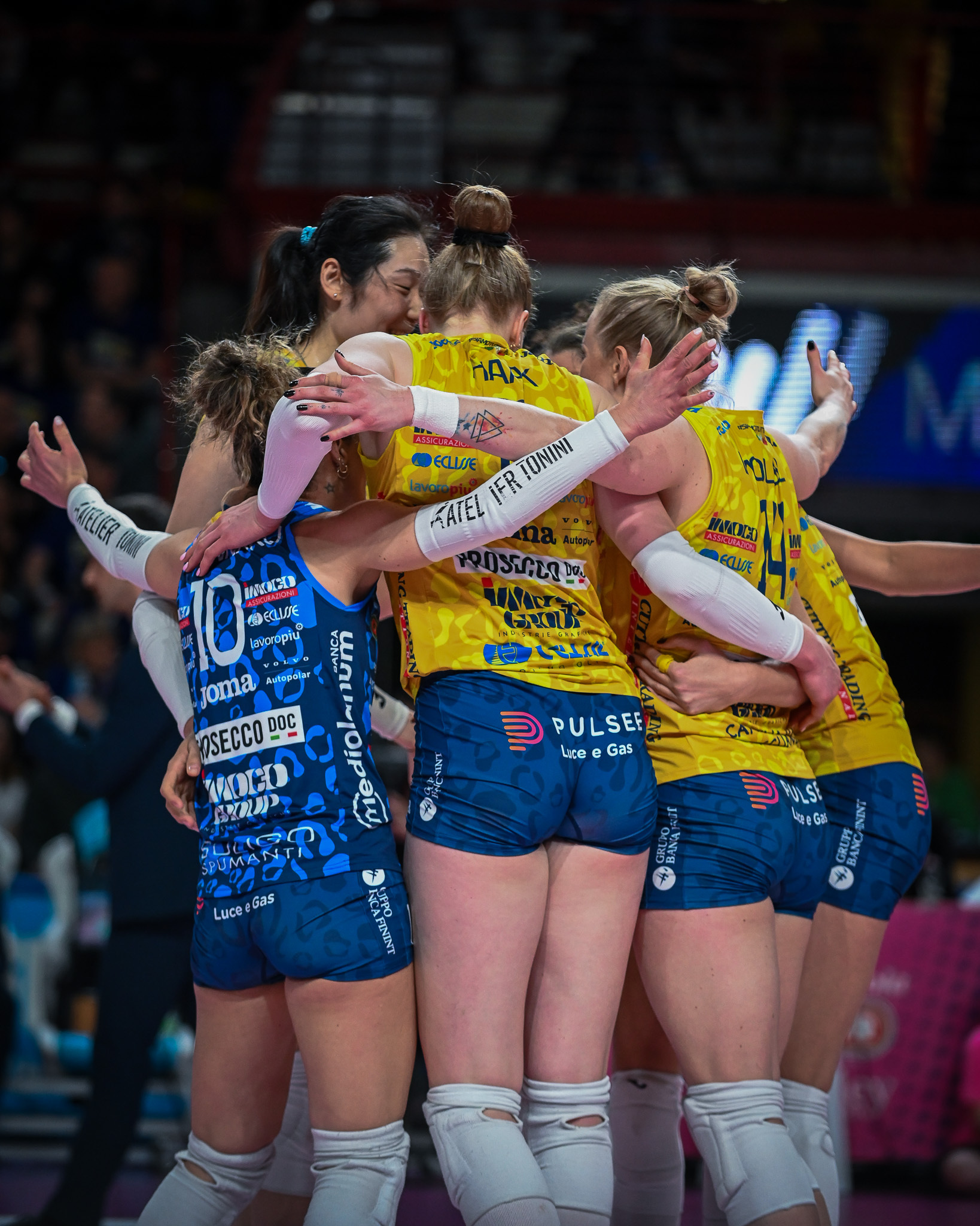 24-25赛季意甲女排联赛半决赛第四回合,科内利亚诺3-1战胜诺瓦拉茏 