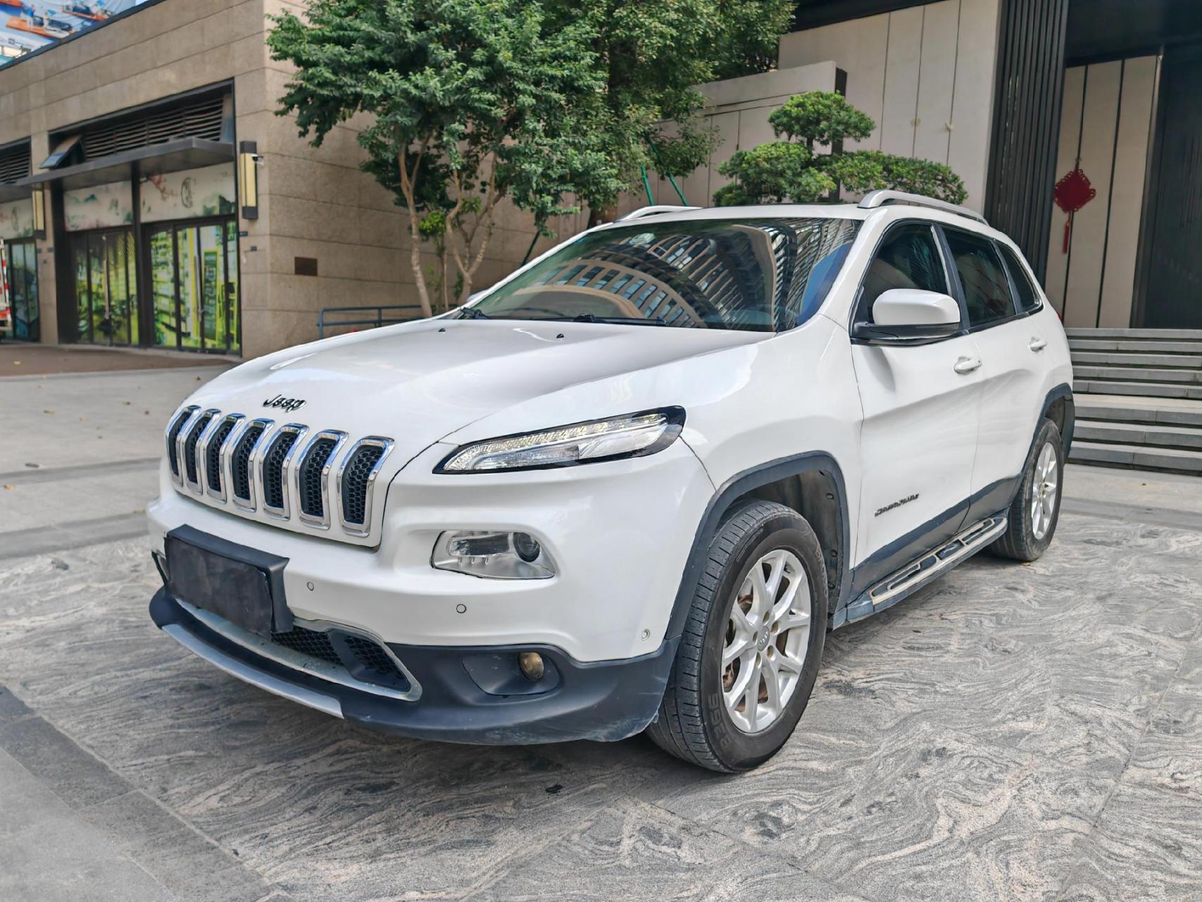 2016年上牌广汽菲克jeep自由光,2.