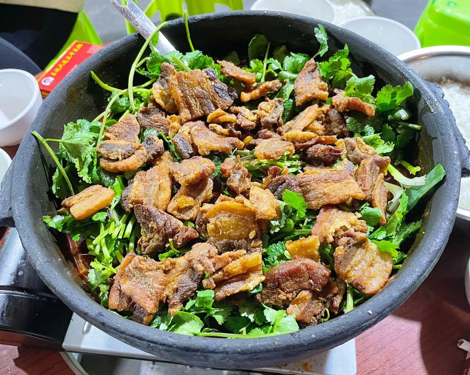 来毕节必吃的豆干火锅-王记六龙97 说到毕节"王记六龙"豆干火锅