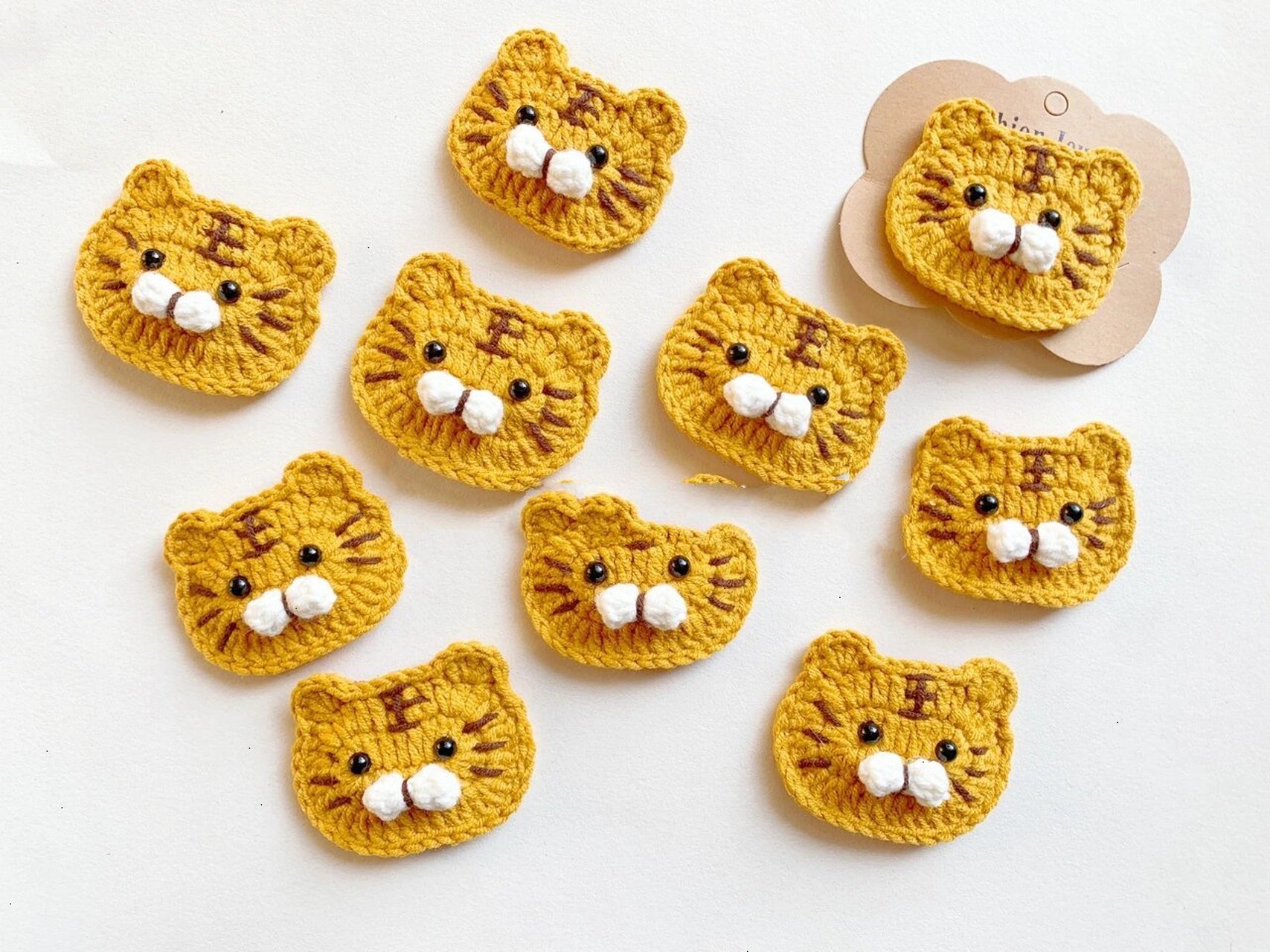 钩针发饰|平面新年小老虎发夹(有图解)     苏苏家4股秋黄,可钩5号