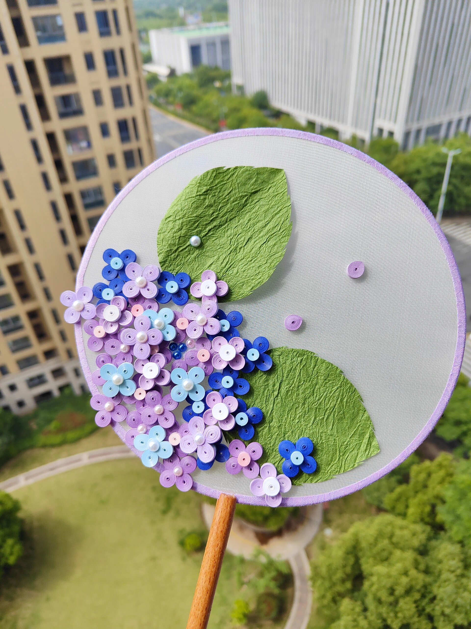 衍纸团扇 做了这么多扇子 唯一一把紫色的.